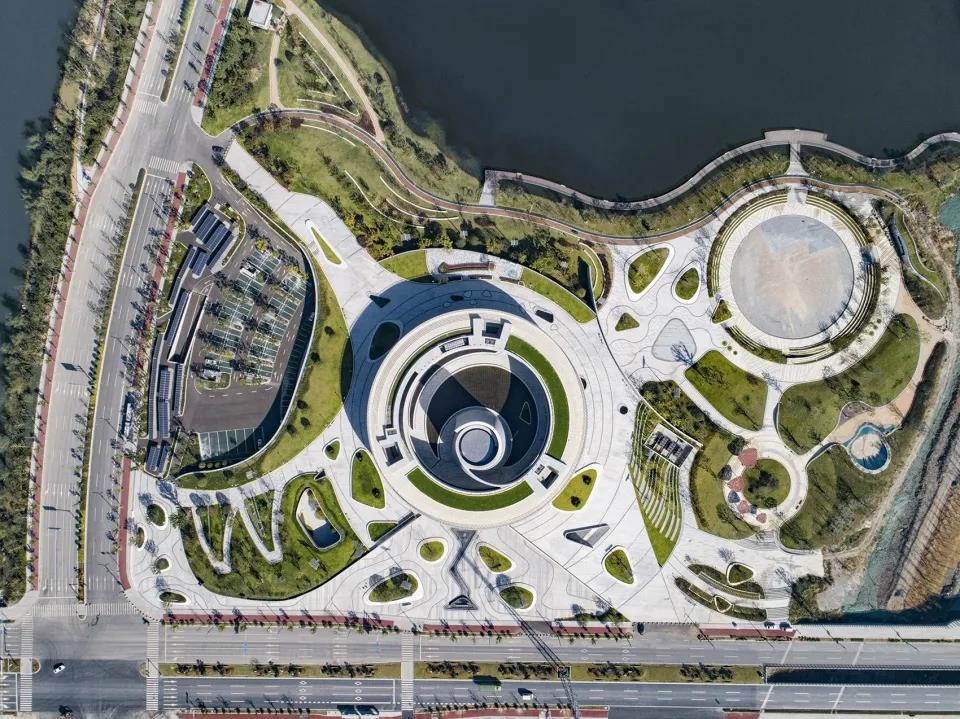 寧波市奉化區(qū)未來城科普中心項目(UHPC)幕墻